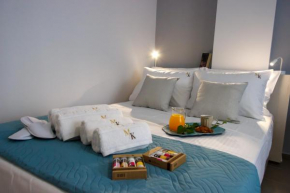 MK Lux Suites - Steps to Beach